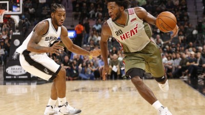 Kawhi Leonard contra jugadores TOP