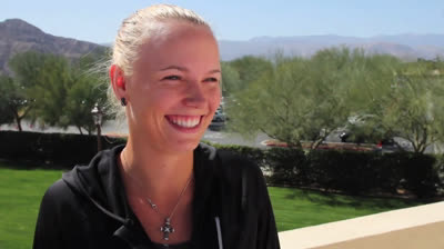 Caroline Wozniacki FAILS pranking Maria Sharapova