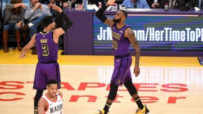 LeBron James beats Wilt Chamberlain all-time scoring record