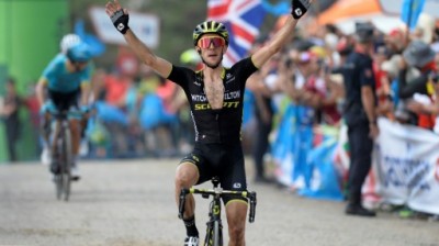 Simon Yates gets the red jersey of La Vuelta a España