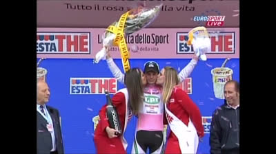 Incredible sprint by Denis Menchov