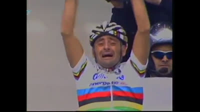 Paolo Bettini wins the Giro of Lombardia