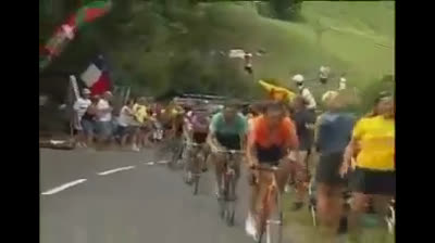 Lance Armstrong Attack - Fall - Attack