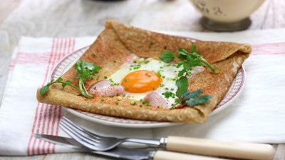 Galete Bretonne with ham, cheese and egg