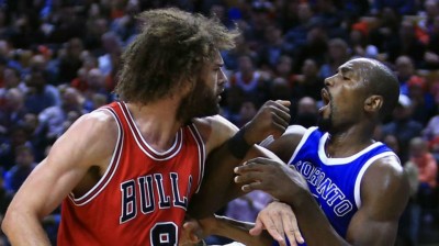 La BRUTAL PELEA entre Serge Ibaka y Robin Lopez